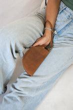 Load image into Gallery viewer, Wedge Wallet - Saddle (Light)