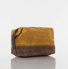 Load image into Gallery viewer, Waxed Dopp Kit