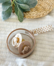 Load image into Gallery viewer, Itzy Paci Case