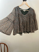 Load image into Gallery viewer, Floral Tiered Blouse