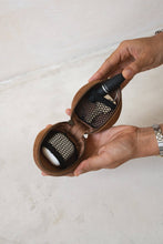 Load image into Gallery viewer, Rover Circle Pouch - Saddle (Light)