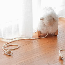 Load image into Gallery viewer, BELLA // pull-along sheep cream