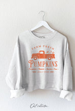 Load image into Gallery viewer, FARM FRESH PUMPKINS  Mid Graphic Sweatshirt
