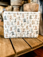 Load image into Gallery viewer, Daisy Boots Pastel Makeup Bag

