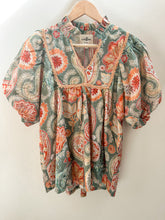 Load image into Gallery viewer, Mix Paisley Print Blouse with Puff Sleeves
