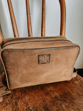 Load image into Gallery viewer, Foreman Double Zip Shave Kit
