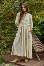 Load image into Gallery viewer, Woven Round Neck Maxi
