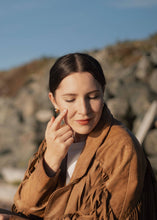 Load image into Gallery viewer, Tallow Cream Bronzer Makeup
