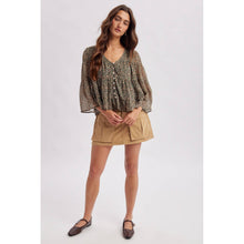 Load image into Gallery viewer, Floral Tiered Blouse
