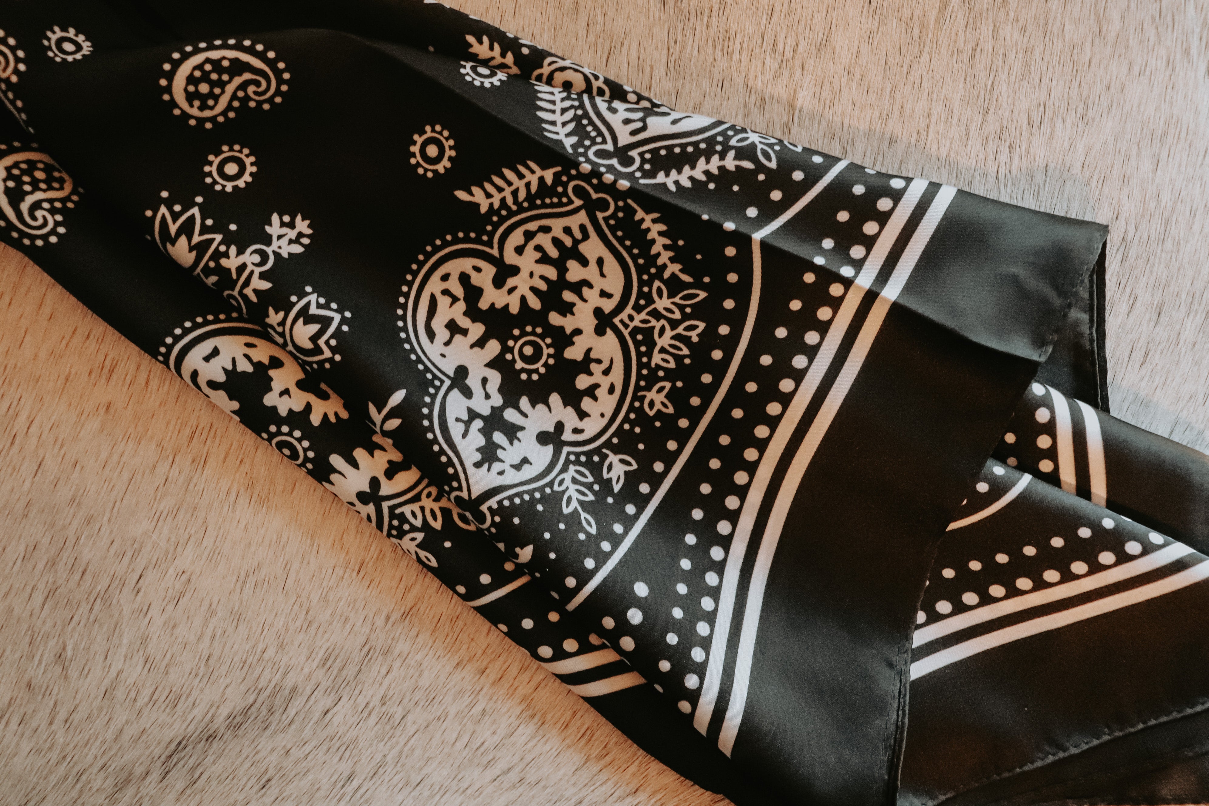 Black Paisley Wild Rag – Doyle Creek Boutique